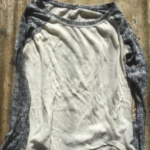 Gray & White Floral Aeropostale Baseball Tee